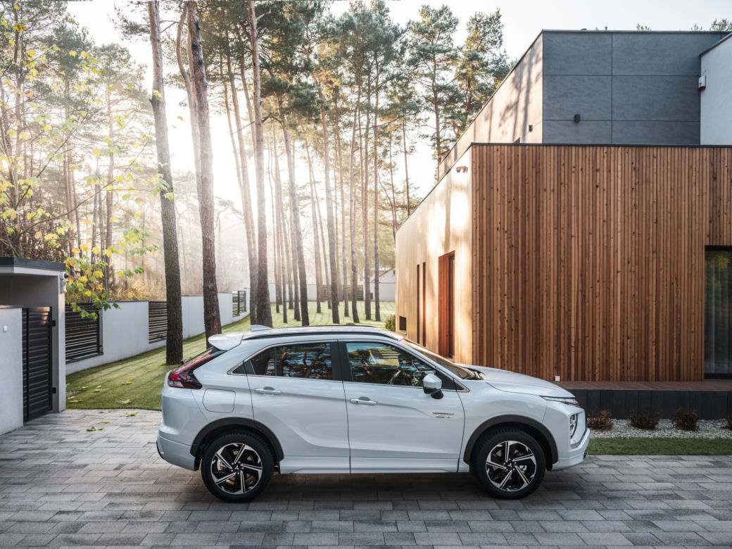 Mitsubishi Eclipse Cross PHEV (2021)