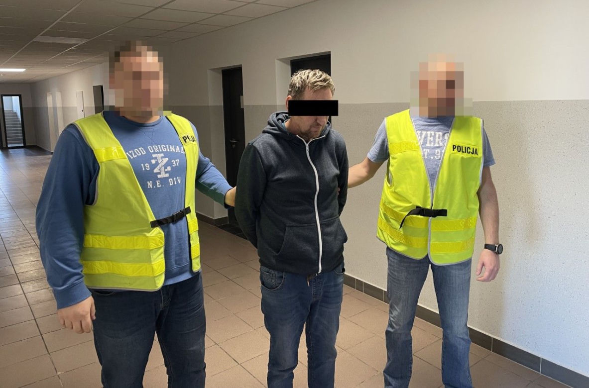 Koszmar w Żabiej Woli! 14-letnią Agatkę potrącił dostawczak. Chwilę po tym przejechał po niej ford 