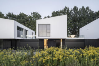 Natura Konstancin – osiedle 22 domów jednorodzinnych z pompą ciepła i systemem Smart Home