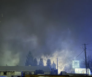 Duży pożar hali pod Warszawą