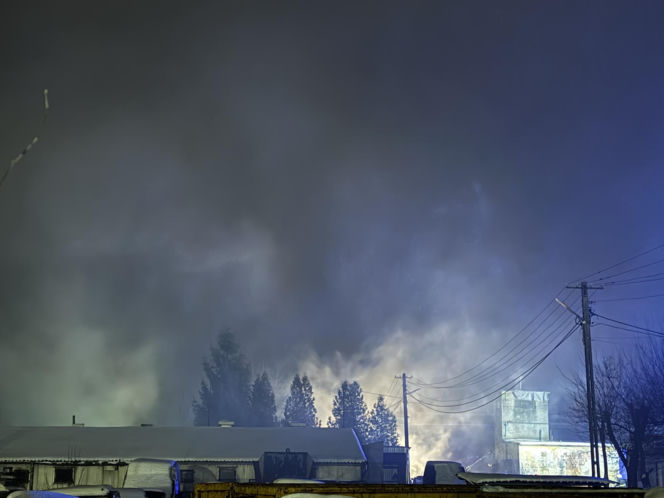 Duży pożar hali pod Warszawą