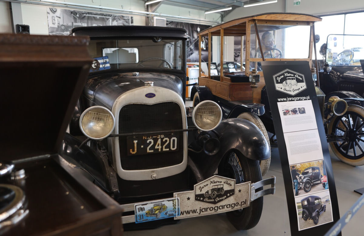 Stała ekspozycja pojazdów zabytkowych – „Jaro Retro Auto Classic Garage” w Lublinie