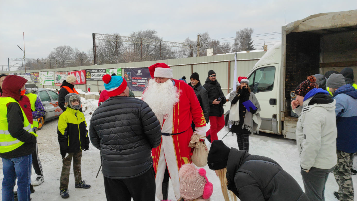 Białystok. Charytatywny Wrak Race Uniwerstal [18.12.2022]