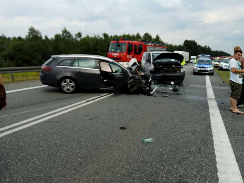 Poważny wypadek na S1 w Mierzęcicach. Są ranni! [ZDJĘCIA]