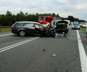 Poważny wypadek na S1 w Mierzęcicach. Są ranni! [ZDJĘCIA]