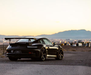 Porshe na felgach Vossen