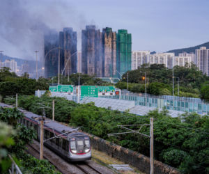 To najtragiczniejszy pożar w Hongkongu od dziesięcioleci. Bilans ofiar wzrósł do 94. Strażacy muszą przeszukać 2 tysiące mieszkań