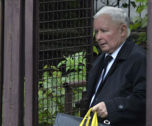 Sikorski grozi Kaczyńskiemu komornikiem
