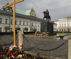 21 lipca - Historia krzyża z Krakowskiego Przedmieścia w obrazkach
