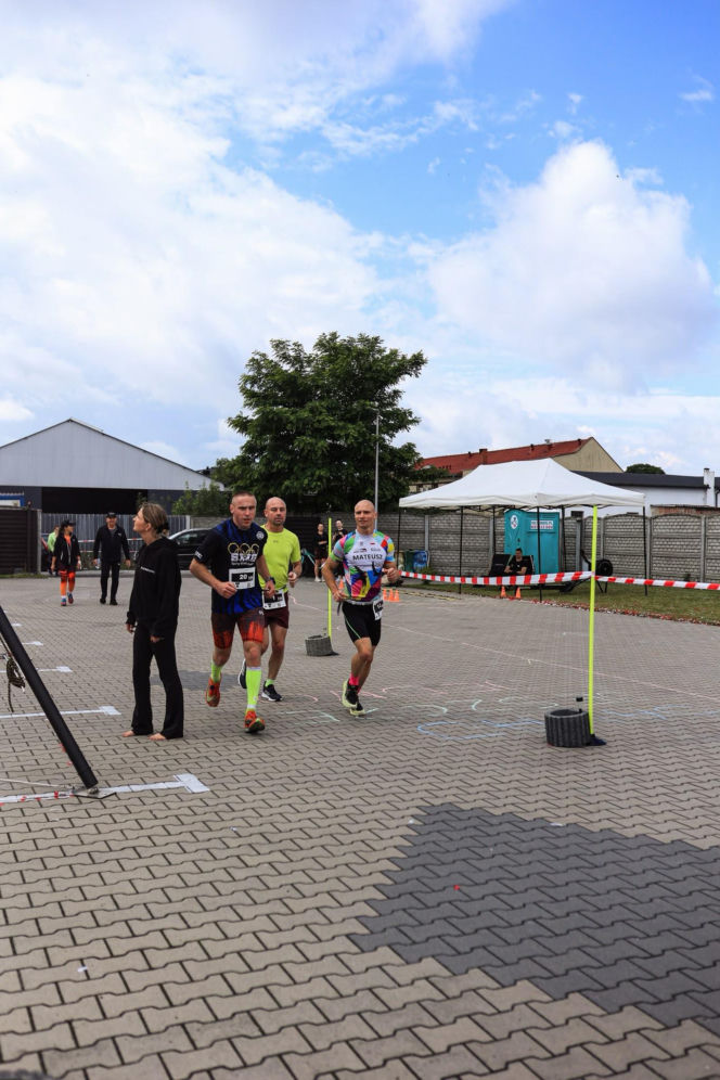 Trwa Ultramaraton Wsparcia i piknik rodzinny w Lesznie