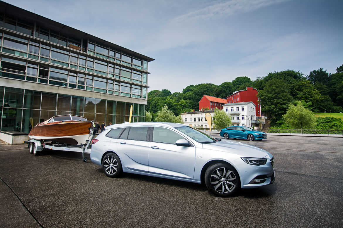 Opel Insignia Sports Tourer OPC Line 2.0 Turbo 260 KM AWD AT