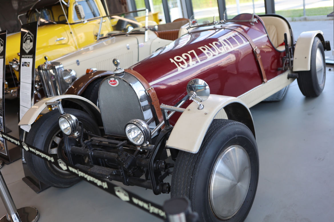 Stała ekspozycja pojazdów zabytkowych – „Jaro Retro Auto Classic Garage” w Lublinie