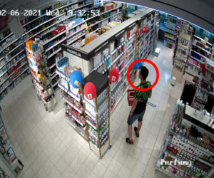 Okradli drogerię z bardzo drogich perfum. Szuka ich policja z Torunia