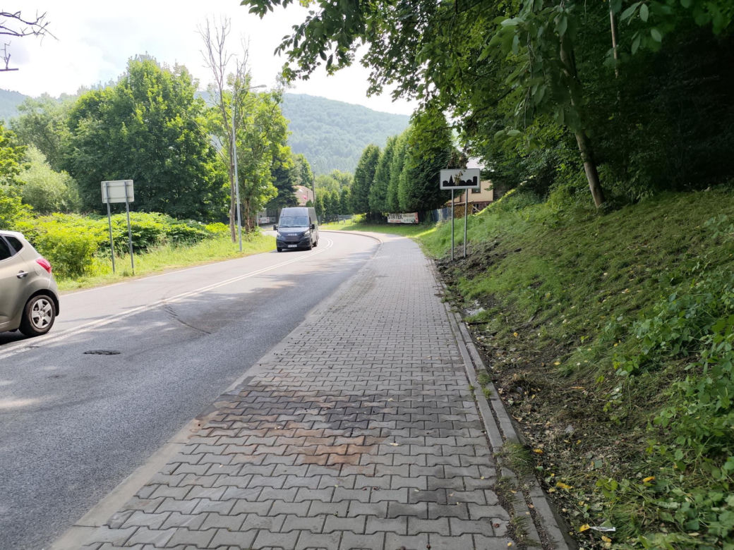 Betoniarka zmiażdżyła rowerzystkę. Wypadek w Czernichowie