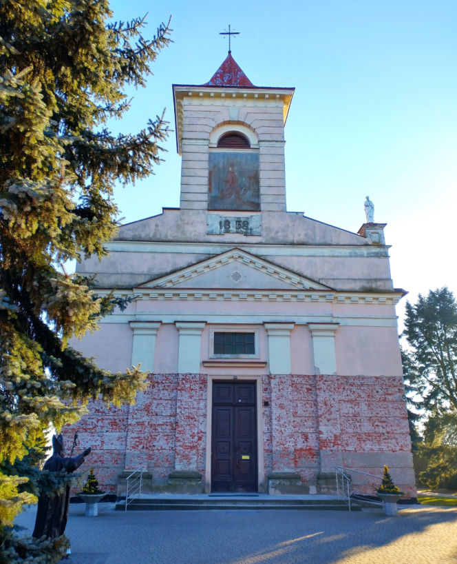 To jedno z najciekawszych miast w województwie łódzkim. W PRL-u stało się polską stolicą cebuli