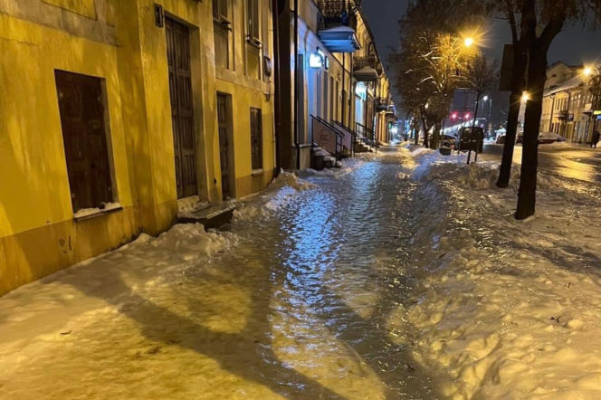 Alert RCB dla całęgo woj. podlaskiego. IMGW ostrzega przed opadami marznącymi i gołoledzią