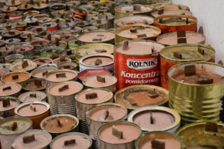 W Bydgoszczy powstają świece dla żołnierzy ukraińskich. Dają ciepło w okopach Będziemy to robić tak długo, jak długo potrwa wojna 