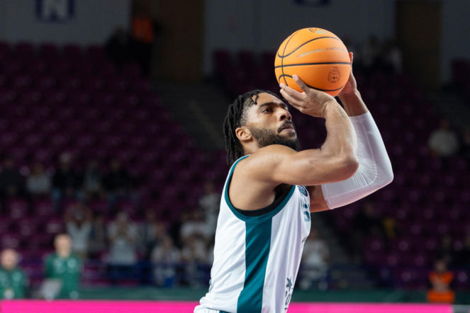 Legia Warszawa punktuje z Miastem Szkła Krosno. Zieloni Kanonierzy zdominowali trzy kwarty w starciu z beniaminkiem