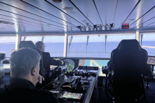 Gigantyczny prom kursuje z Polski do Szwecji. Zabiera na pokład setki pojazdów i płynie w całkowitej ciszy