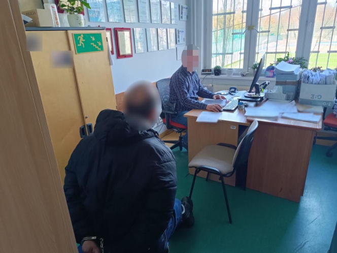 Mężczyzna oskarżony o oszustwa w lokalach gastronomicznych doprowadzony na policję