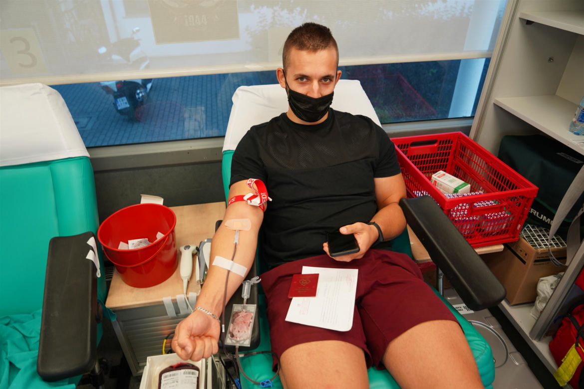 Policja z Bydgoszczy przelała ponad 13 litrów krwi!