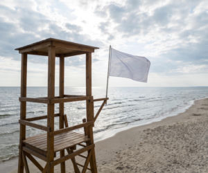 Sinice Kołobrzeg. Czy w Kołobrzegu można się kąpać 17.08? Flaga, warunki pogodowe