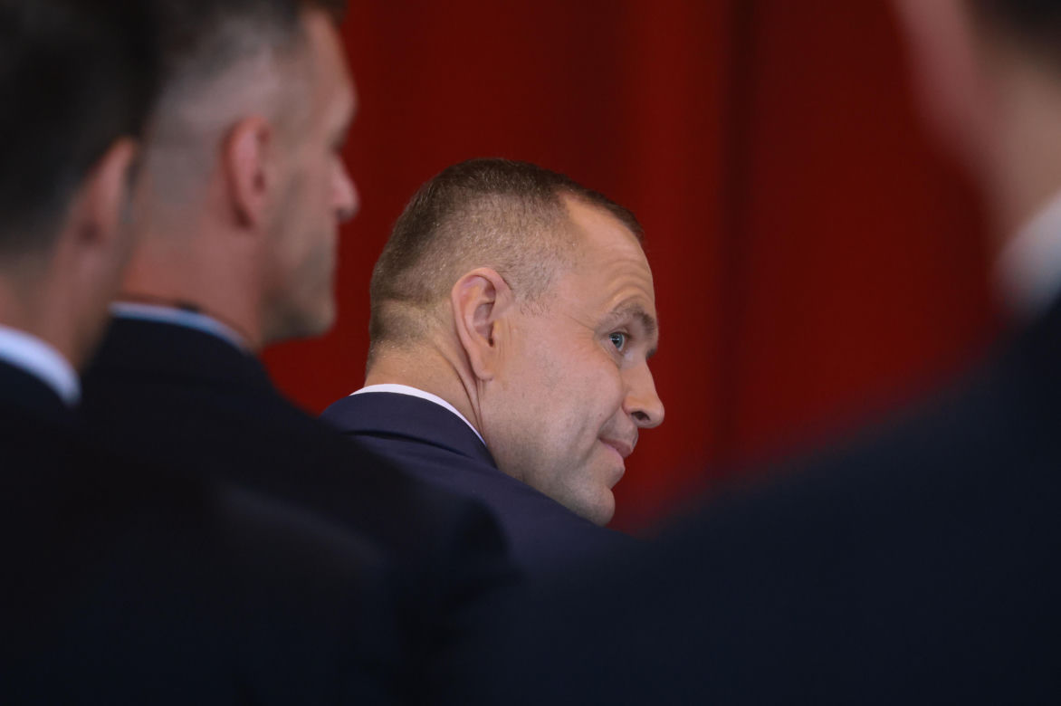 Fałszywy ksiądz zakłócił mszę z udziałem prezydenta Nawrockiego