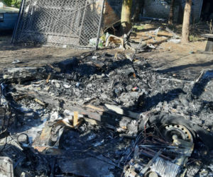 Potężny pożar przyczepy pod Warszawą. W zgliszczach znaleziono ciało