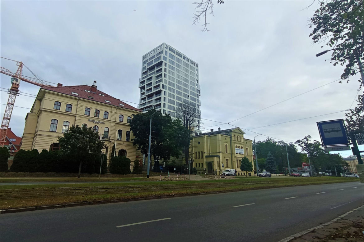 Dawny wieżowiec TVP zmienił się w apartamentowiec Sky Garden