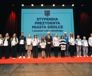 Najzdolniejsi uczniowie odebrali stypendia Prezydenta Miasta Siedlce