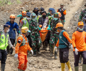Runęły dwa budynki w Maroku. Są ofiary śmiertelne. Osiem rodzin straciło dach nad głową. Ratownicy przeszukują gruzy