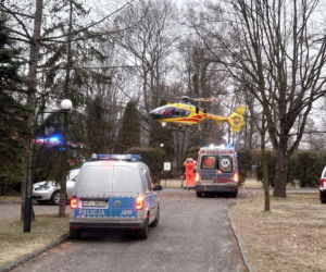 Dramat w Kadłubie. Niepełnosprawny nastolatek wypadł z okna [ZDJĘCIA]