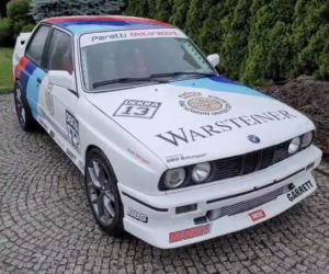 Sylwia Peretti zbudowała sobie do driftu BMW E30 