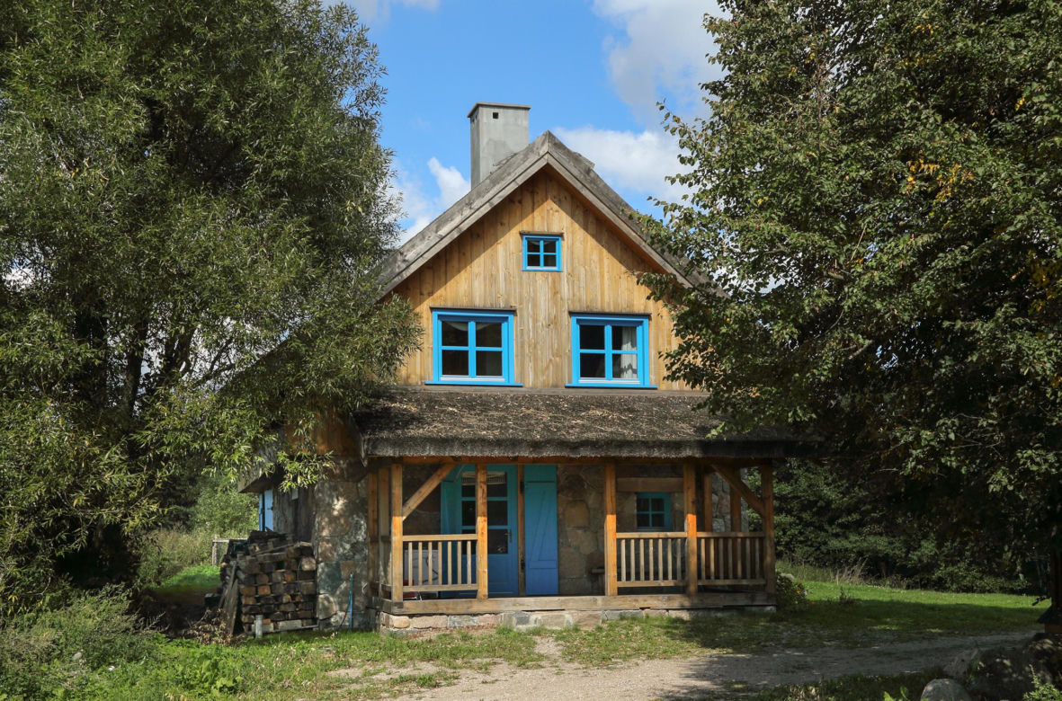 Dom kryty strzechą