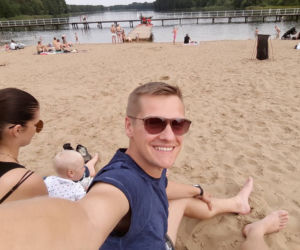 Marcin Mroczek z synem Ignacym i żoną Marleną