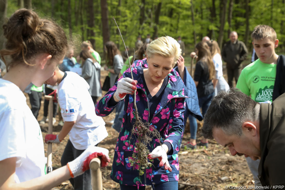 Agata Duda złapała za łopatę. Pierwsza dama jakiej nie znacie