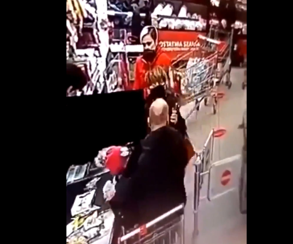 Leszno. Uderzył klientkę sklepu Kaufland! Ostra reakcja policji [NOWE FAKTY]