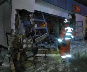 PILNA akcja ratowników w Sosnowcu! Na stacji eksplodował gaz. Budynek runął, są ranni