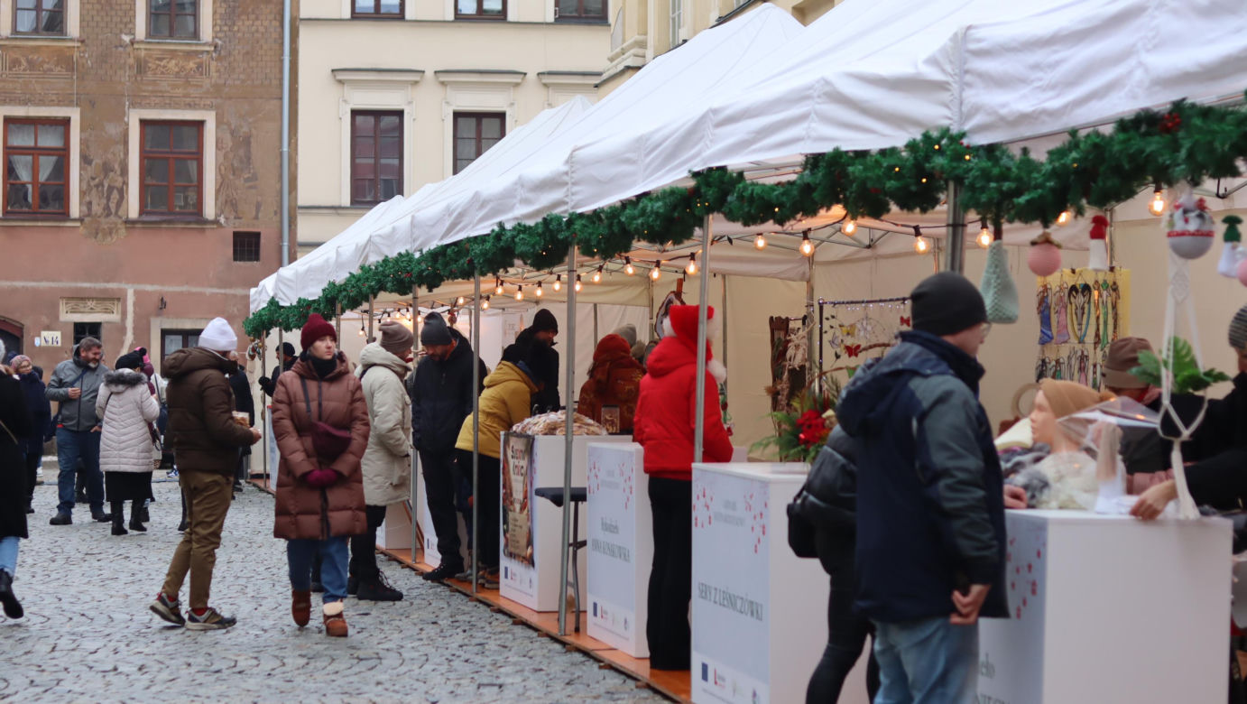 Zrobiło się bardzo świątecznie! Tak wyglądał Jarmark Bożonarodzeniowy w Lublinie [GALERIA]