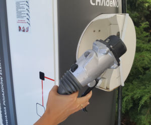 Bydgoska uczelnia ma stację do samochodów elektrycznych! [ZDJĘCIA]