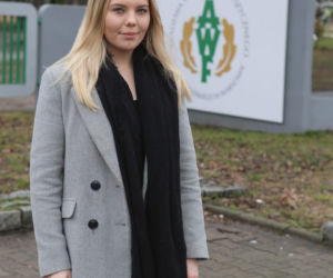 Studentki proszą o pomoc w pomaganiu