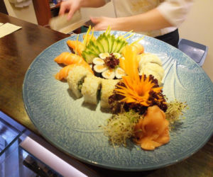 Japońskie przysmaki w Warszawie: sprawdź, gdzie zjeść najlepsze sushi! [RANKING]