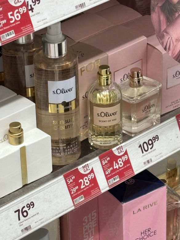 Wyprzedaż perfum w Rossmannie