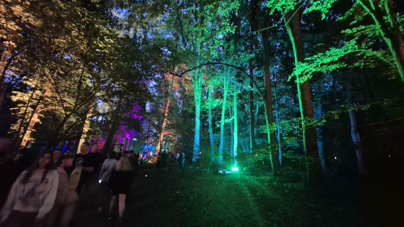 Olsztyn zamienił się w magiczną krainę. Park Świateł przyciągnął tłumy!