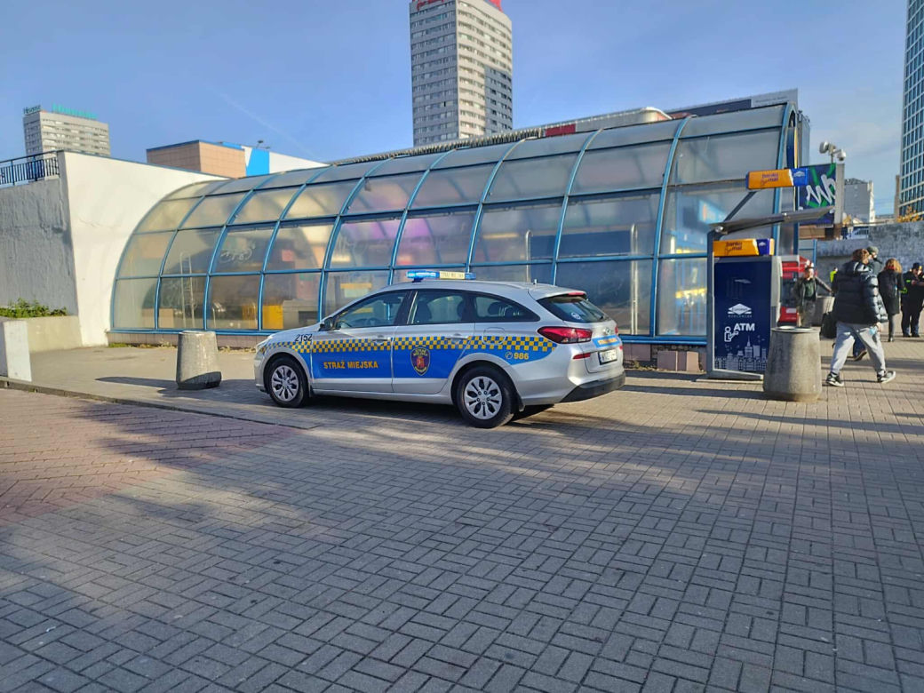 Zamknięta stacja metra Centrum (5.11.2025)