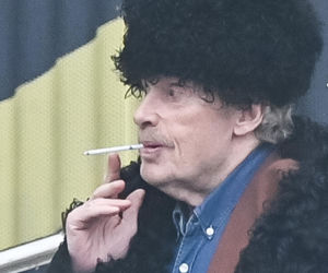 Daniel Olbrychski pali pod zakazem palenia