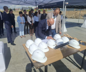 Budowa salonu Lexusa