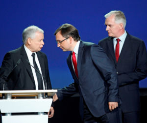 Jarosław Kaczyński zaszczepił się i postraszył buntowników