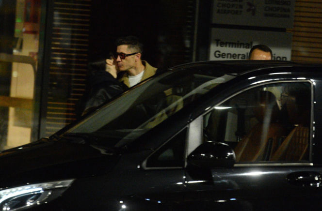 Robert Lewandowski przyleciał walczyć o mundial