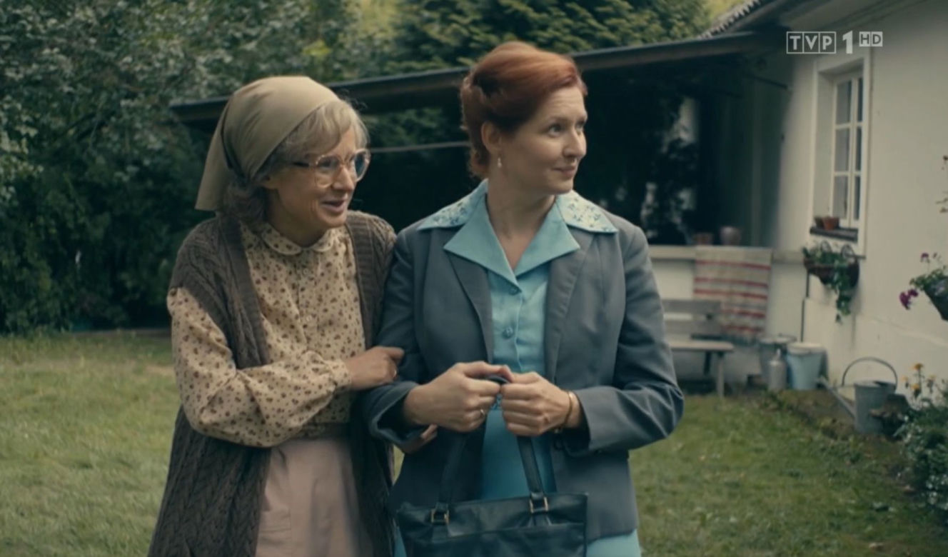 Stulecie Winnych 4, odc. 41: Andzia (Barbara Wypych), Ania (Urszula Grabowska)